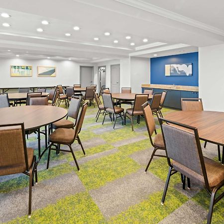 Spark By Hilton Woodbridge Extérieur photo