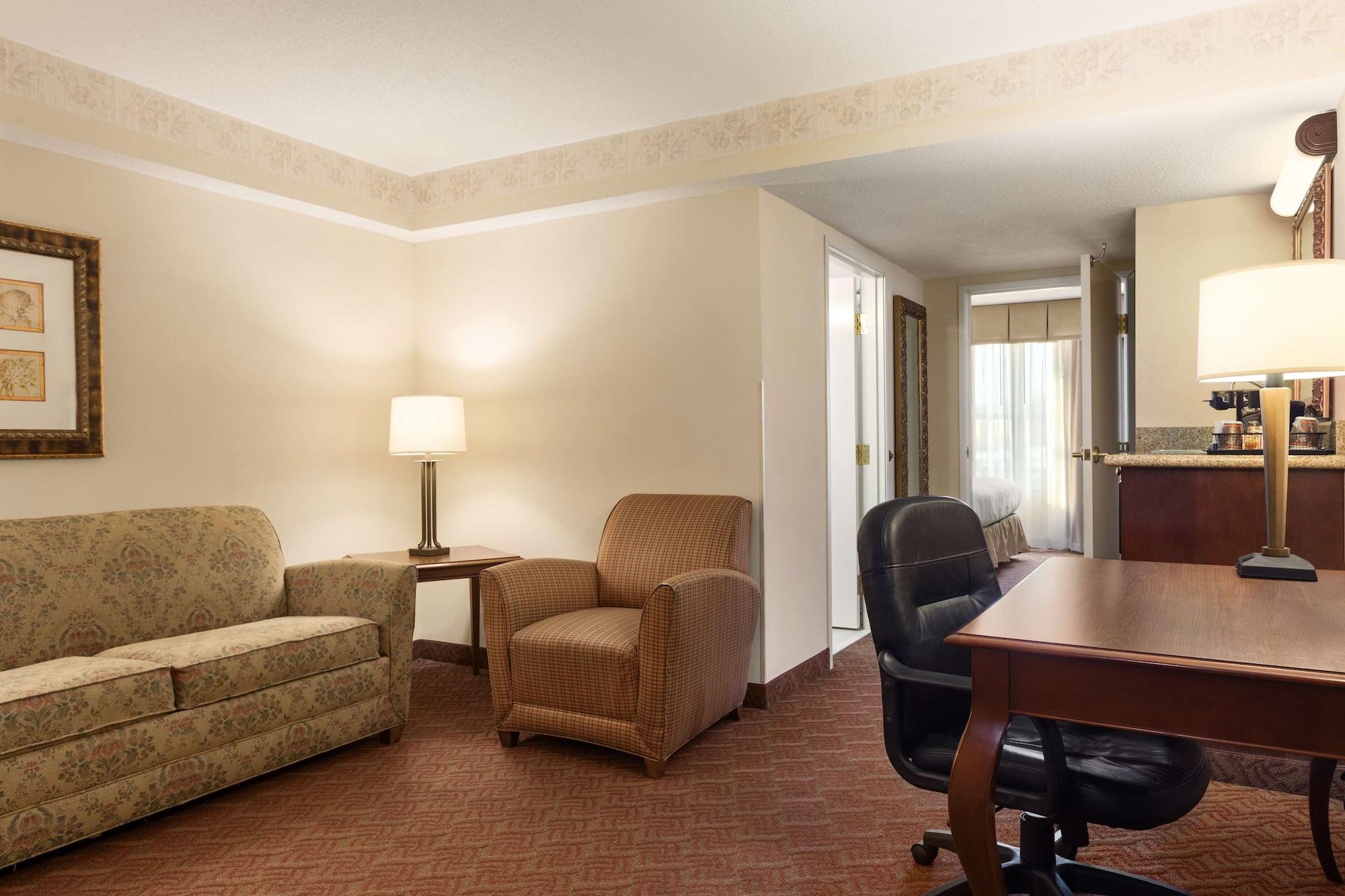 Spark By Hilton Woodbridge Extérieur photo