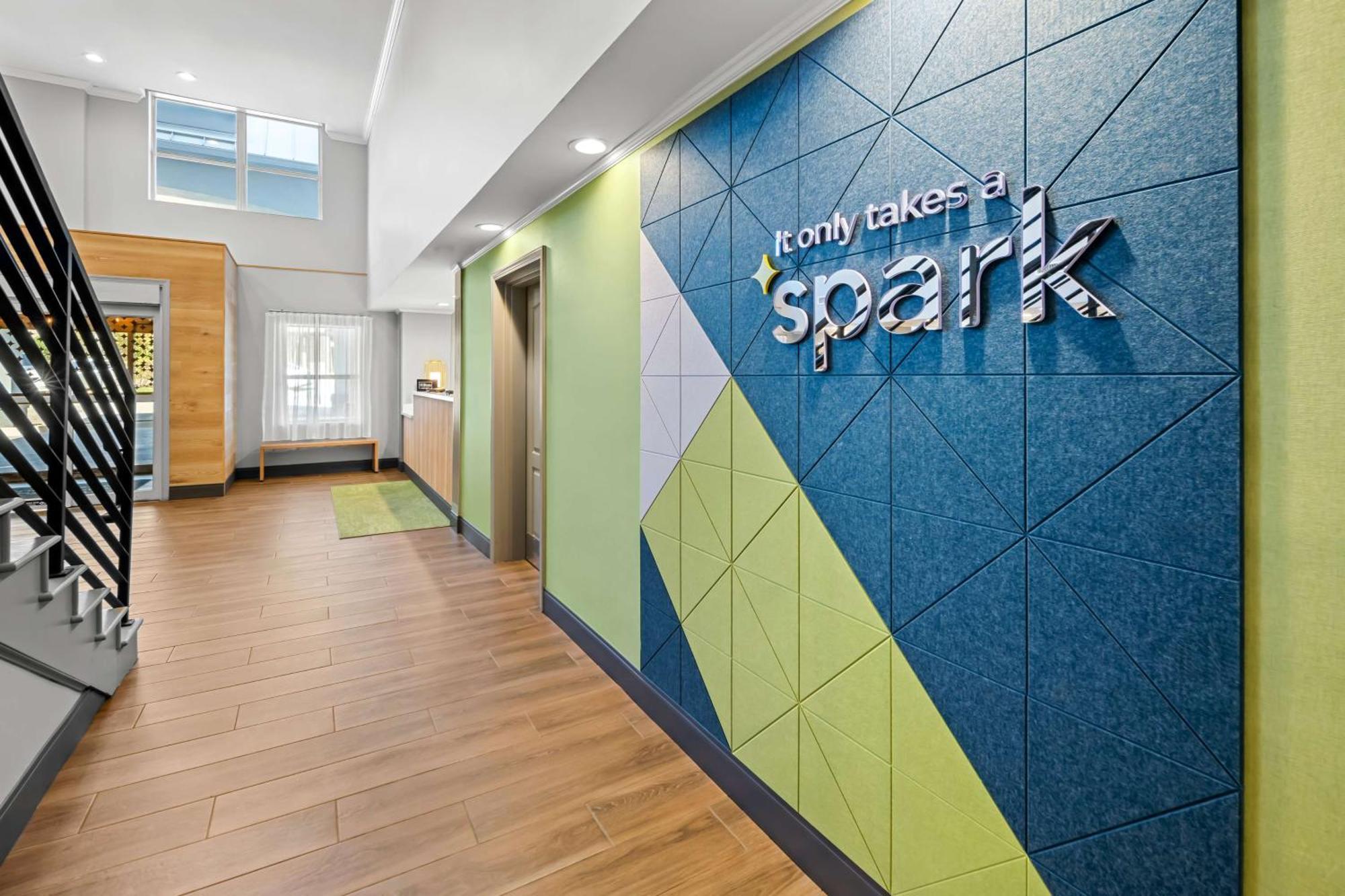 Spark By Hilton Woodbridge Extérieur photo