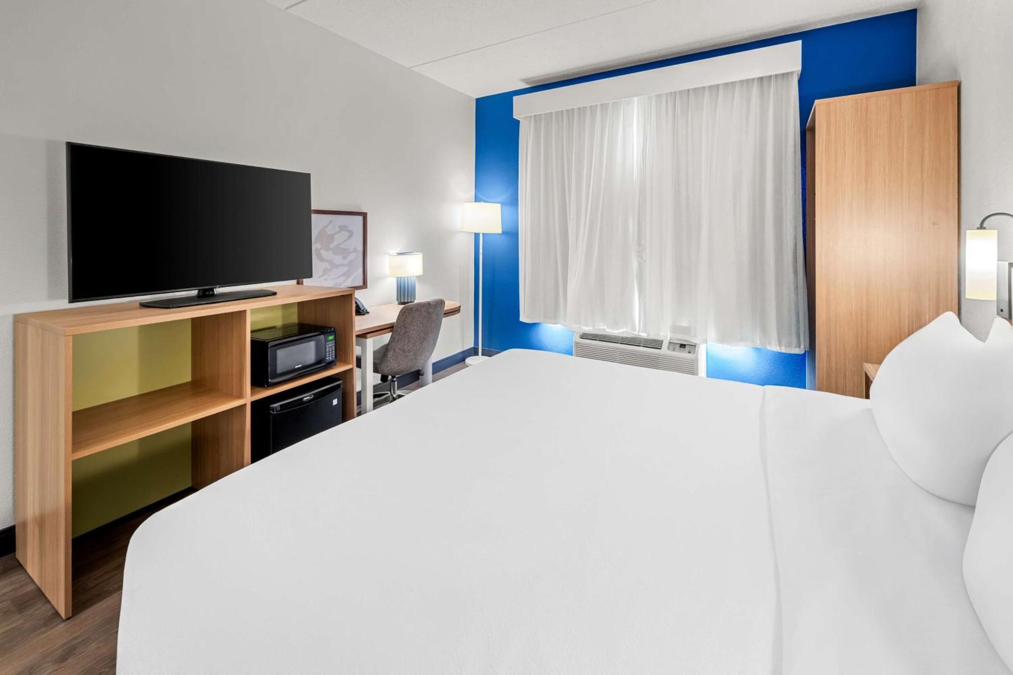 Spark By Hilton Woodbridge Extérieur photo