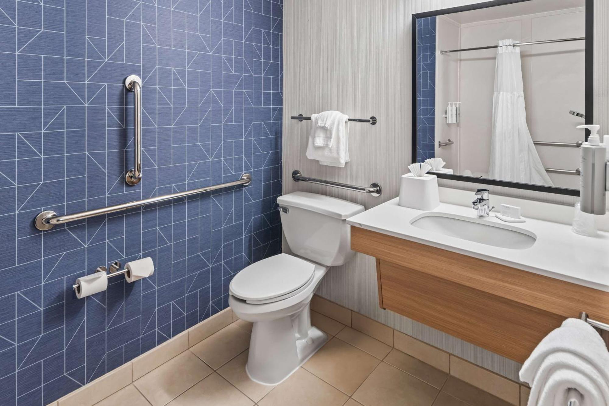 Spark By Hilton Woodbridge Extérieur photo