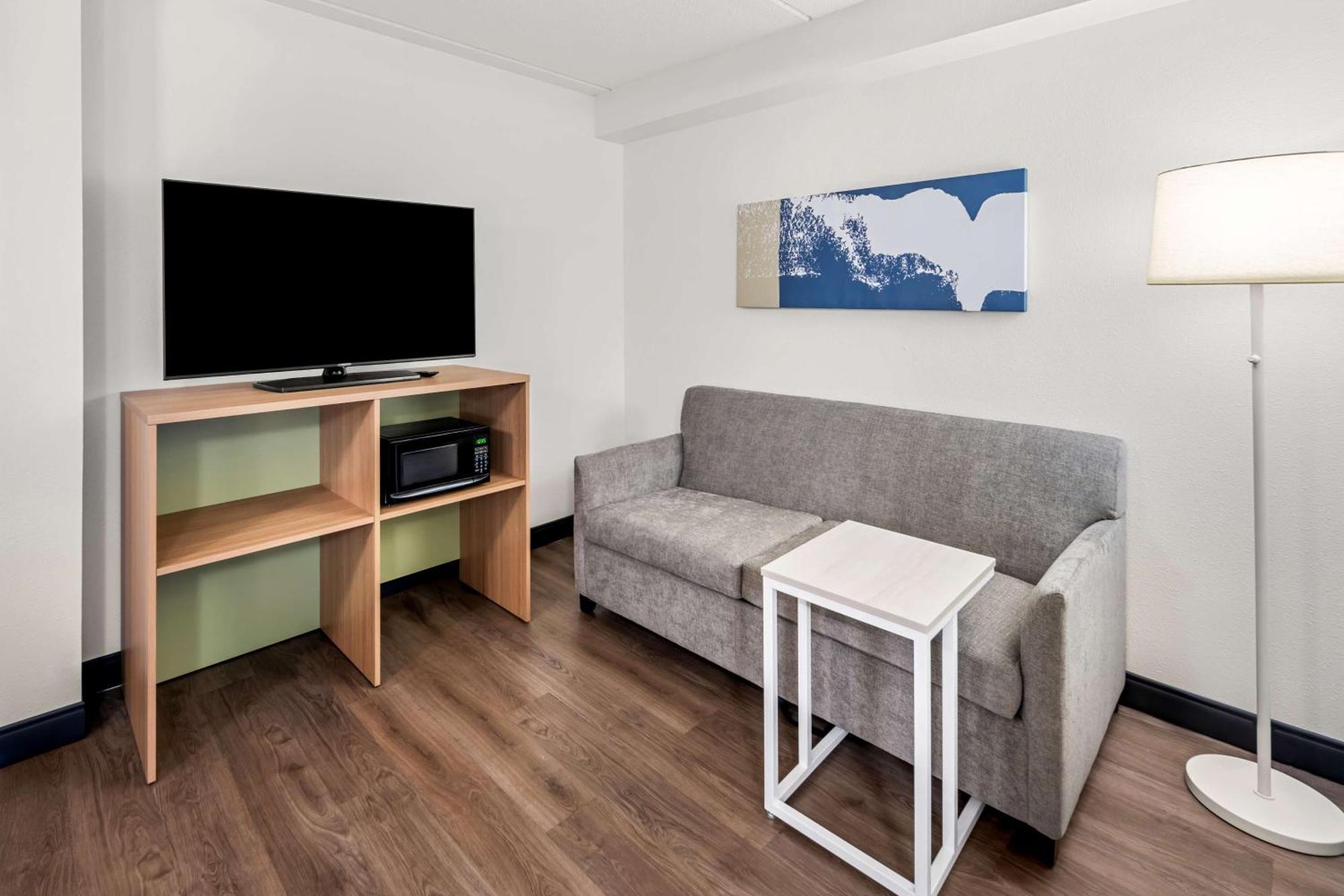 Spark By Hilton Woodbridge Extérieur photo