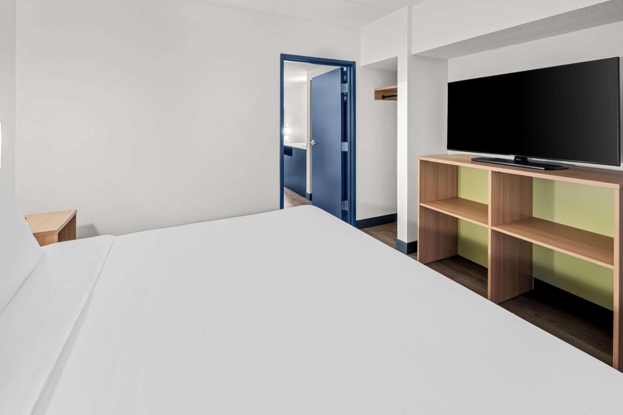 Spark By Hilton Woodbridge Extérieur photo