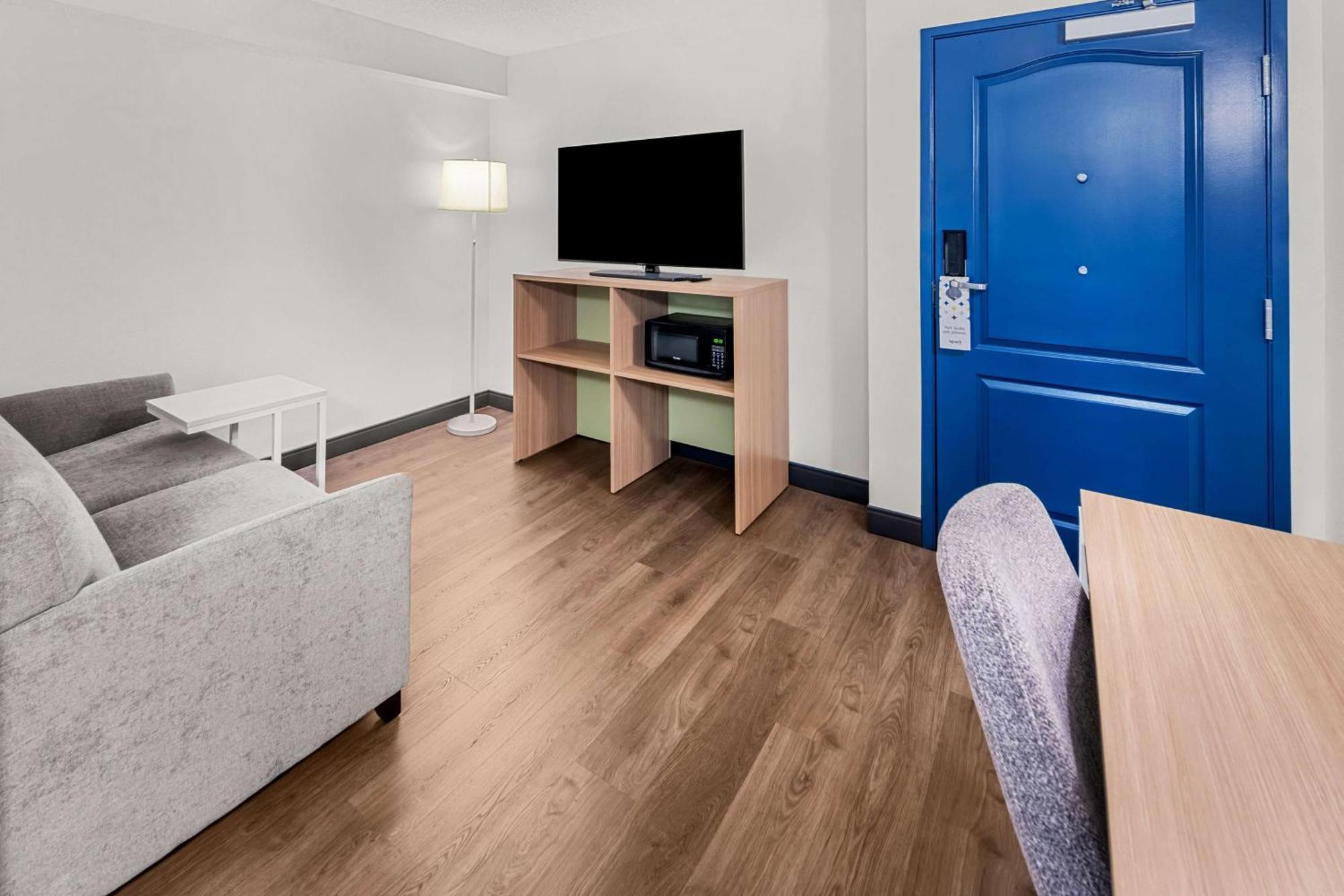 Spark By Hilton Woodbridge Extérieur photo