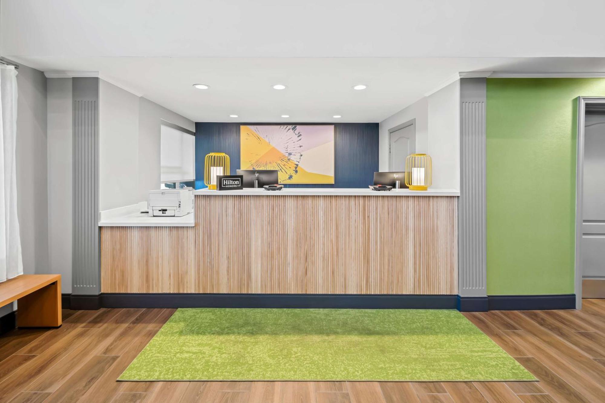 Spark By Hilton Woodbridge Extérieur photo