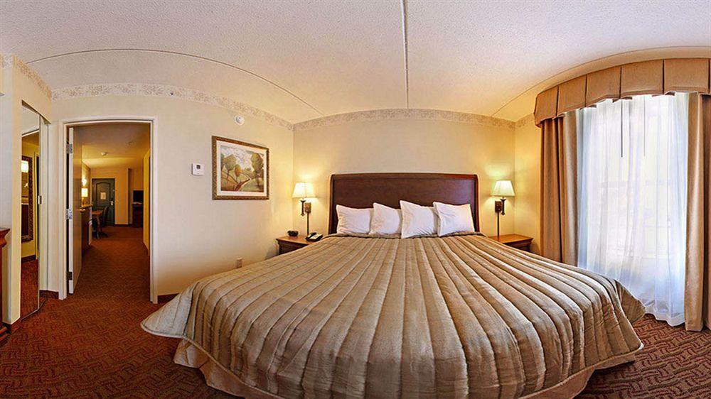 Spark By Hilton Woodbridge Extérieur photo