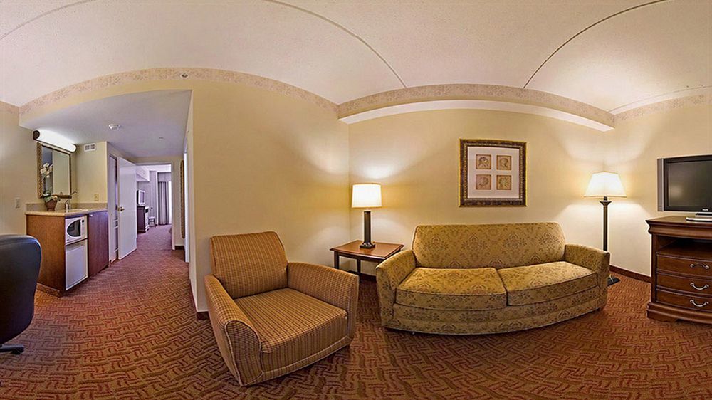Spark By Hilton Woodbridge Extérieur photo