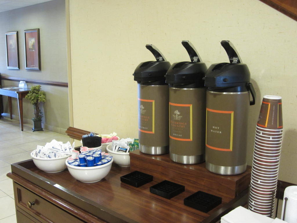 Spark By Hilton Woodbridge Extérieur photo