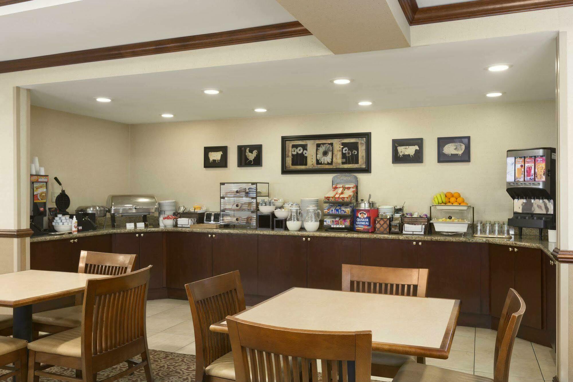 Spark By Hilton Woodbridge Extérieur photo