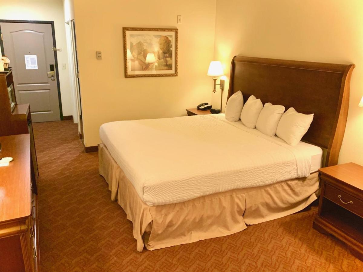 Spark By Hilton Woodbridge Extérieur photo