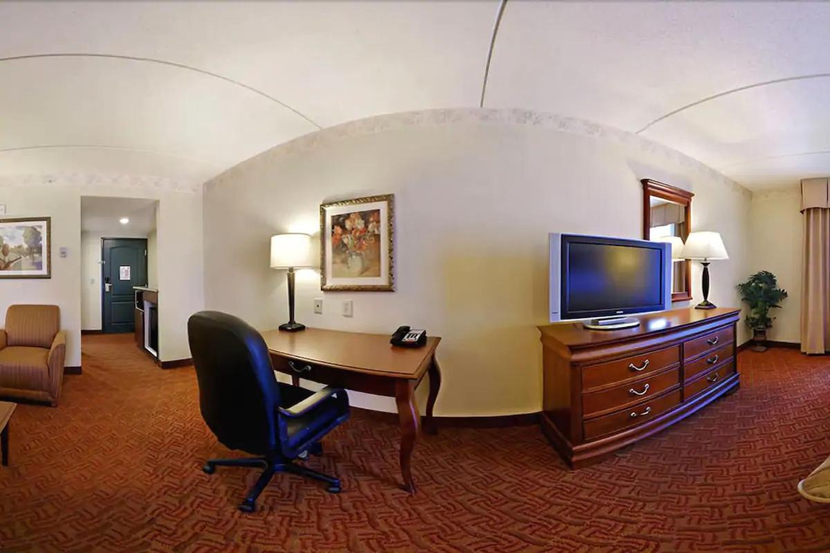 Spark By Hilton Woodbridge Extérieur photo